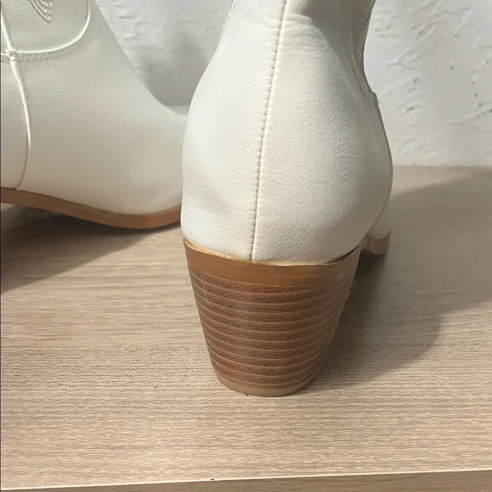 White Western Ankle Boots - Picture 4 of 5